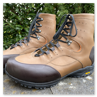 Orthopädischer Maßschuh in dunkel braun / hell braun